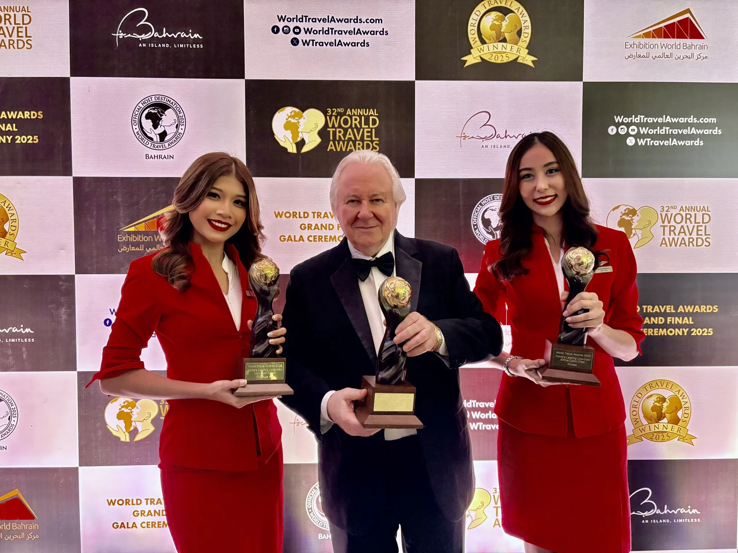 AirAsia flies high with global low-cost leadership awards at the World Travel Awards 2025